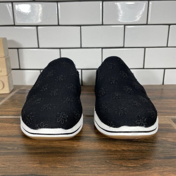 Clarks Breeze Shore Womens Size 8 Shoes Black Floral Canvas Slip On Mule - Picture 2 of 12